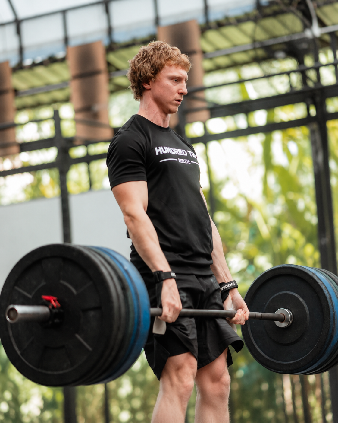 Roman Mezhov performing a deadlift